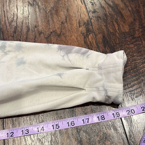 Lululemon Cropped Tie Dye Pullover in EUC size 4 no size tag check measurements - Picture 11 of 12